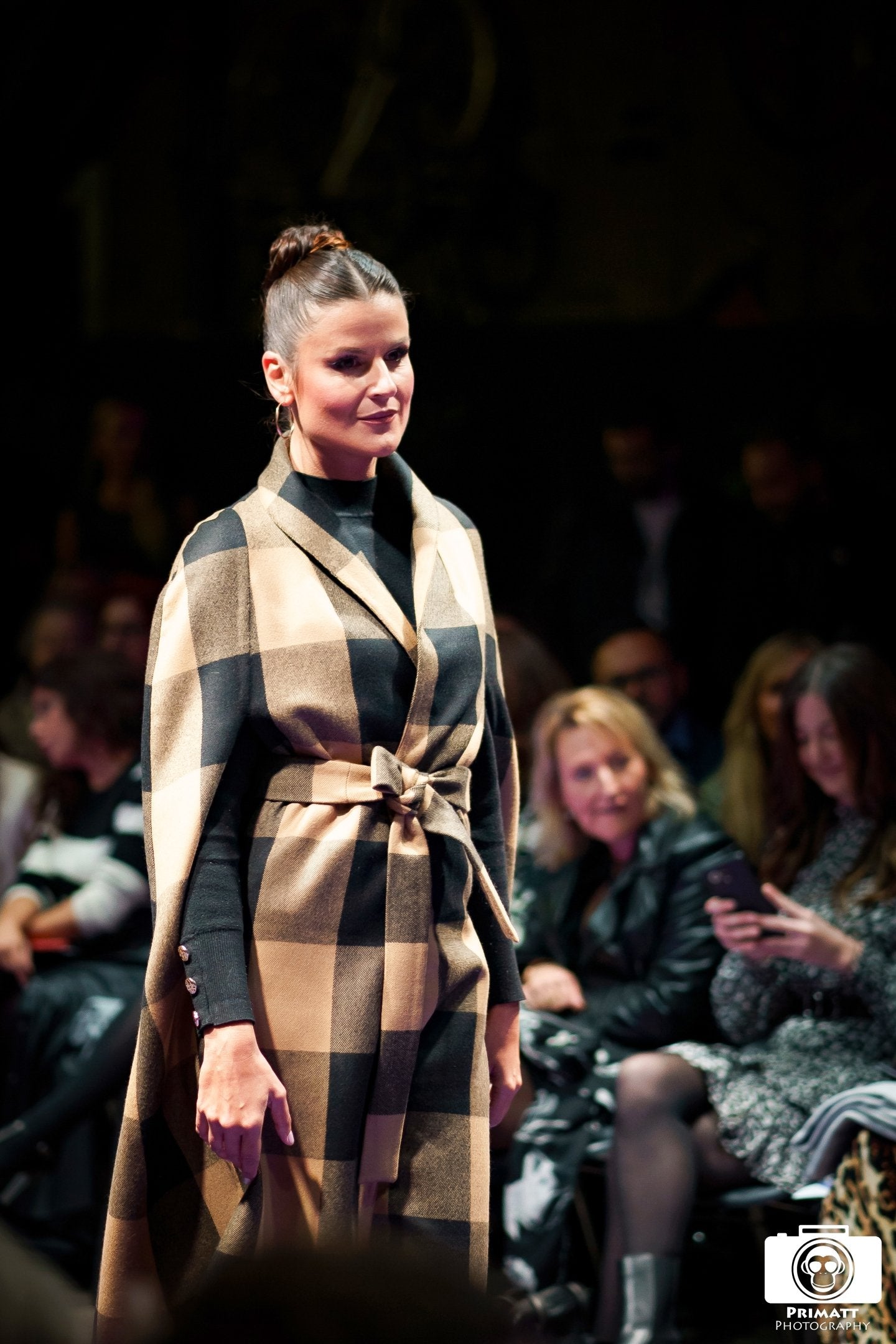 Beige and Black check-pattern belted cape