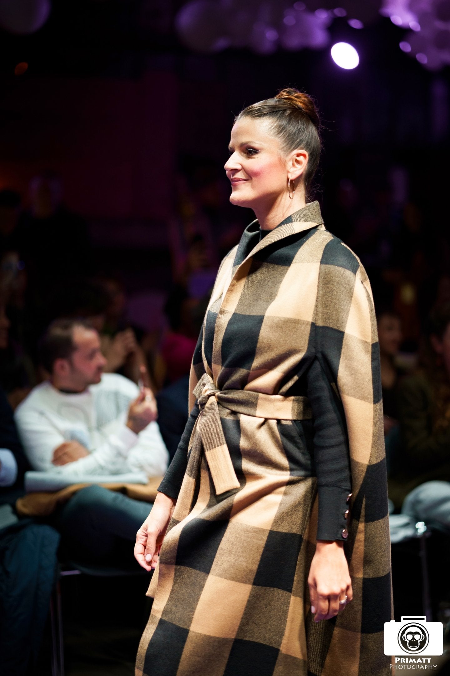 Beige and Black check-pattern belted cape