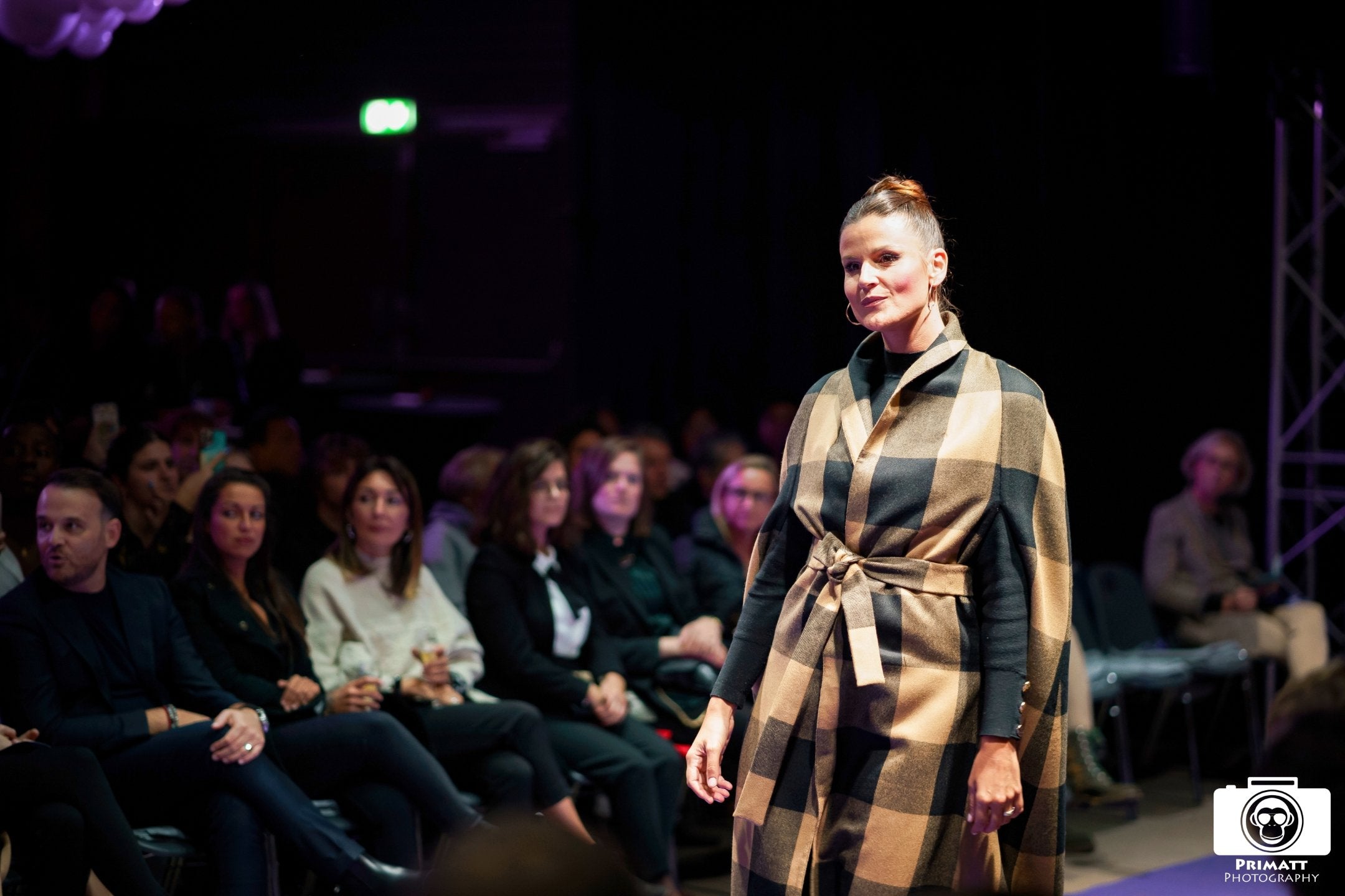 Beige and Black check-pattern belted cape