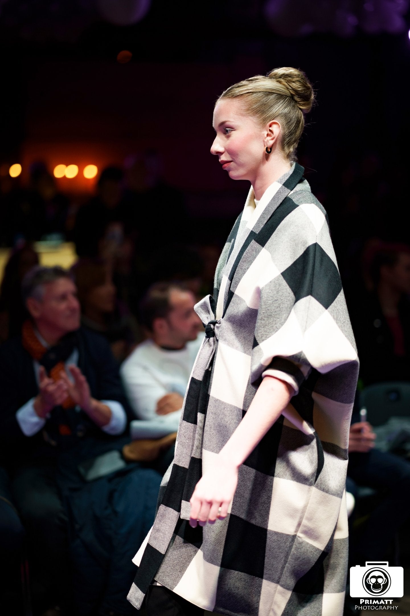 Black and white double-side wool cape