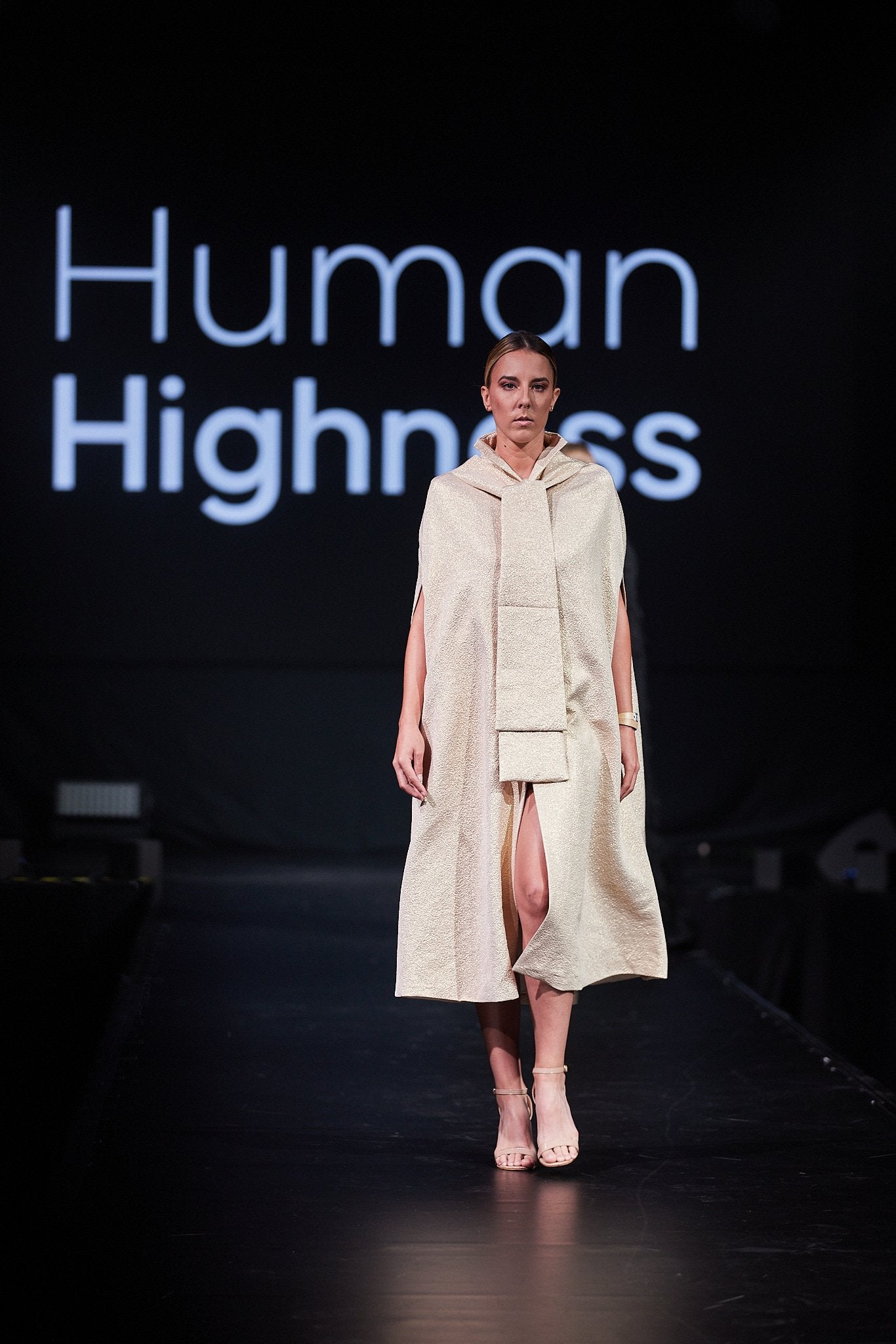 HEMERA gold dress/cape